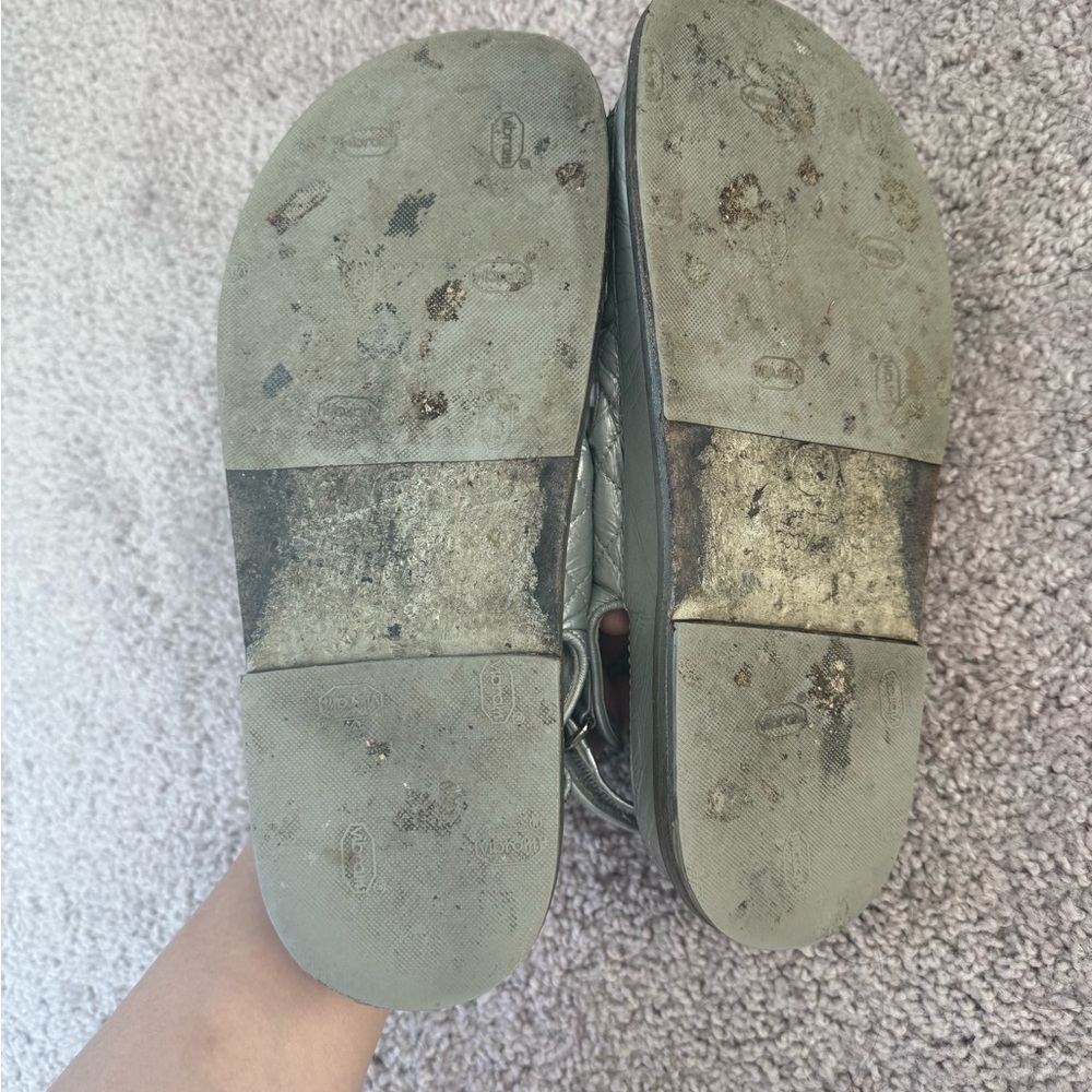 【Sold】CHANEL Iridescent Lambskin Velcro Dad Sandals - Picture 4 of 5